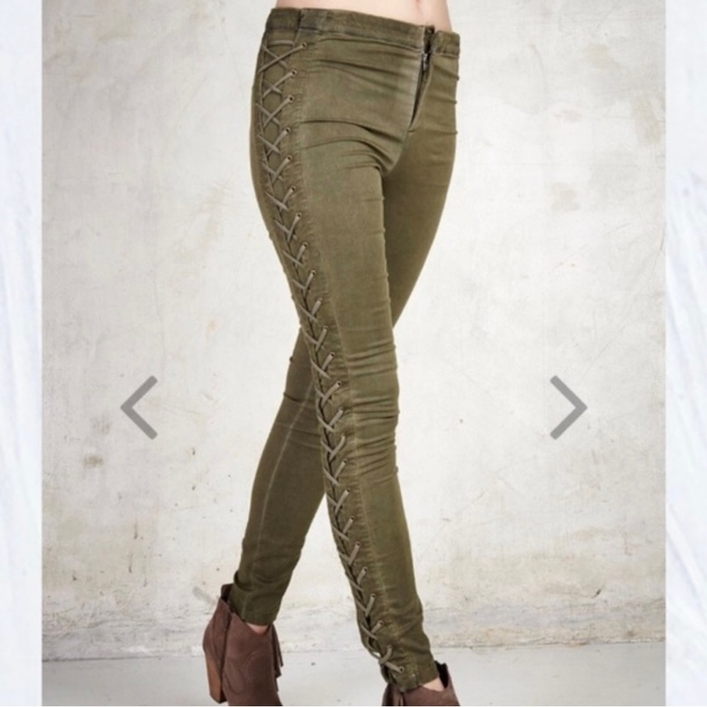 Gypsy 05 (BLACK) Side Lace Up Pants
